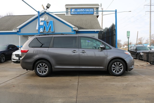 Toyota Sienna 5dr 7-Pass Van XLE Premium AWD (Natl) 2015
