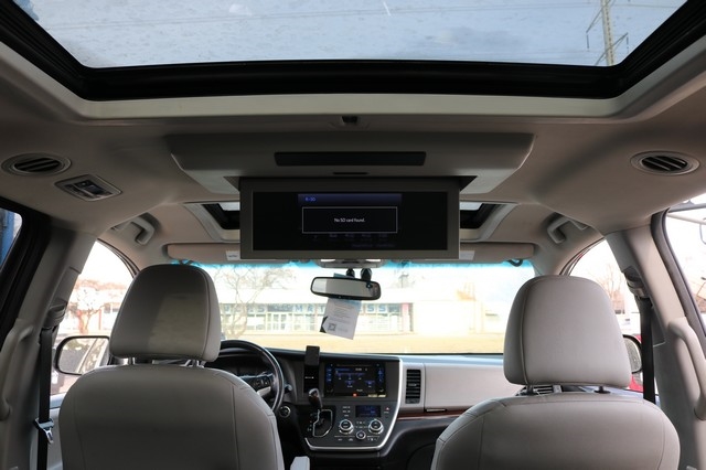 Toyota Sienna 5dr 7-Pass Van XLE Premium AWD (Natl) 2015