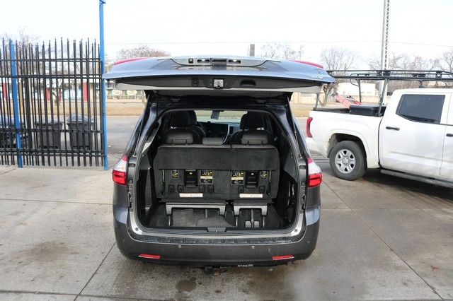 Toyota Sienna 5dr 7-Pass Van XLE Premium AWD (Natl) 2015