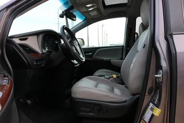 Toyota Sienna 5dr 7-Pass Van Ltd AWD (Natl) 2015
