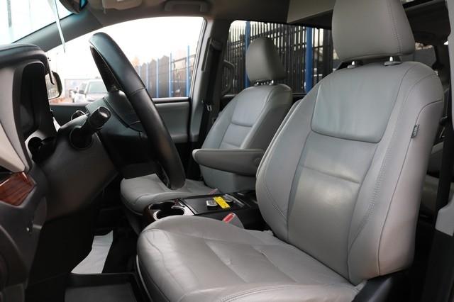 Toyota Sienna 5dr 7-Pass Van Ltd AWD (Natl) 2015