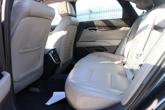 Cadillac XTS 4dr Sdn Luxury AWD 2013