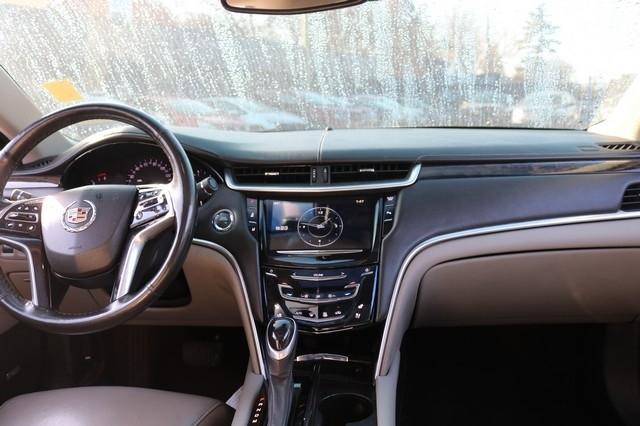 Cadillac XTS 4dr Sdn Luxury AWD 2013