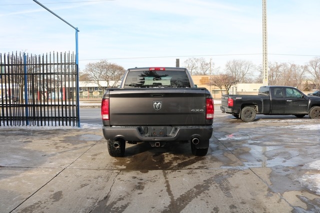 RAM 1500 4WD Crew Cab 140.5" Express 2015
