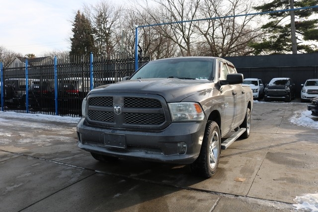RAM 1500 4WD Crew Cab 140.5" Express 2015