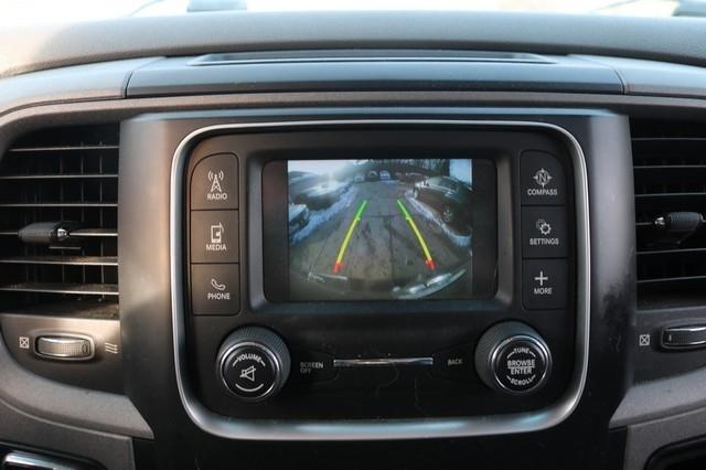 RAM 1500 4WD Crew Cab 140.5" Express 2015