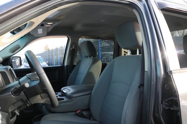 RAM 1500 4WD Crew Cab 140.5" Express 2015