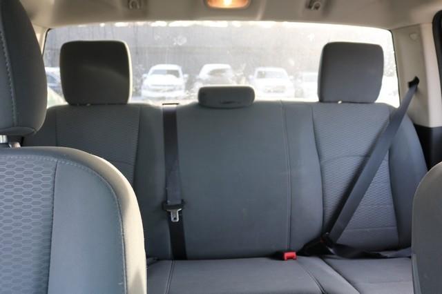 RAM 1500 4WD Crew Cab 140.5" Express 2015