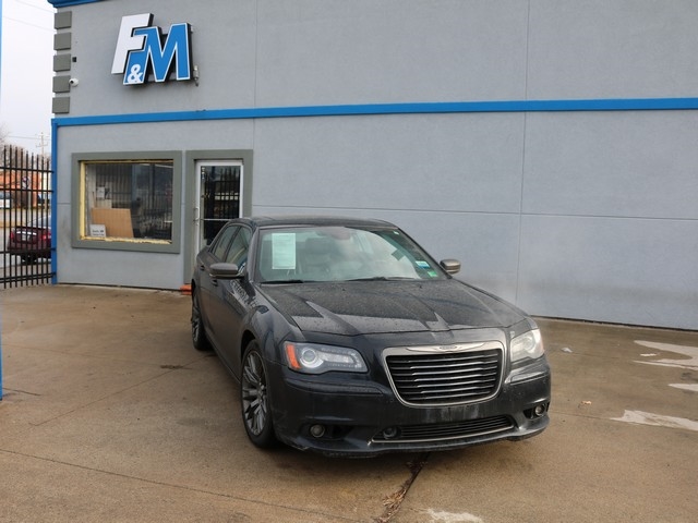 Chrysler 300 4dr Sdn 300C John Varvatos Limited Edition RWD 2013