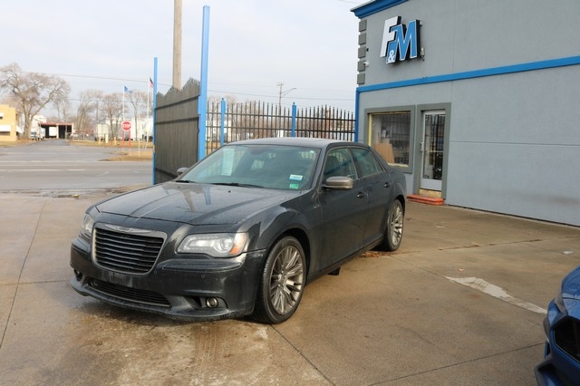Chrysler 300 4dr Sdn 300C John Varvatos Limited Edition RWD 2013
