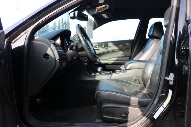 Chrysler 300 4dr Sdn 300C John Varvatos Limited Edition RWD 2013