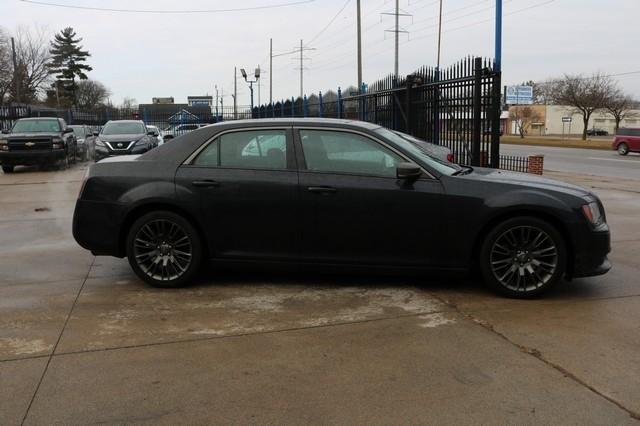 Chrysler 300 4dr Sdn 300C John Varvatos Limited Edition RWD 2013