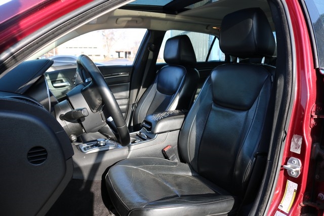 Chrysler 300 4dr Sdn 300C AWD 2016