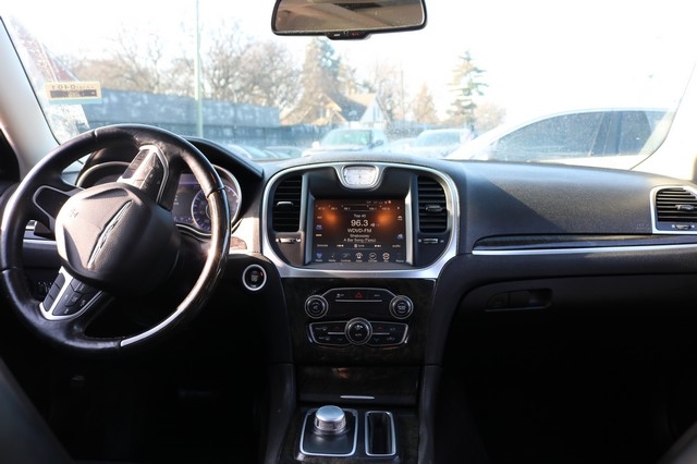 Chrysler 300 4dr Sdn 300C AWD 2016