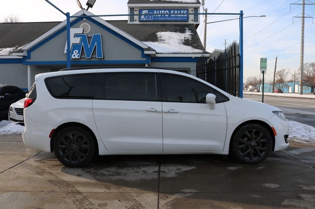 Chrysler Pacifica Touring L FWD 2019