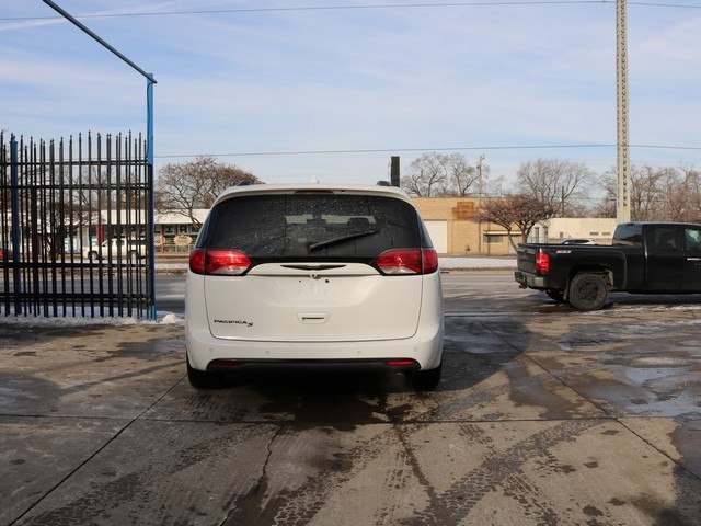 Chrysler Pacifica Touring L FWD 2019