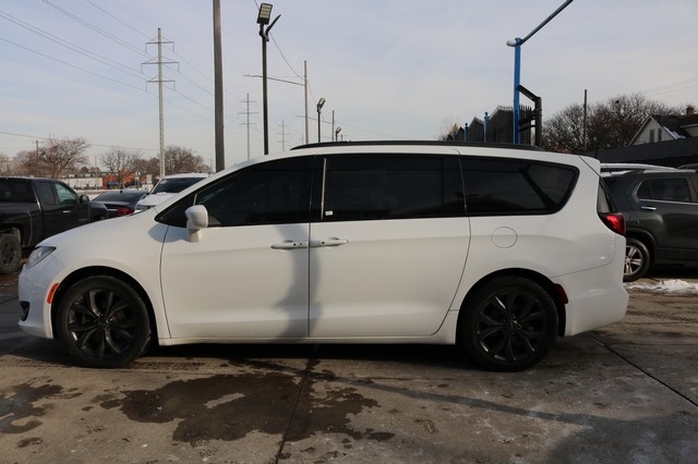 Chrysler Pacifica Touring L FWD 2019