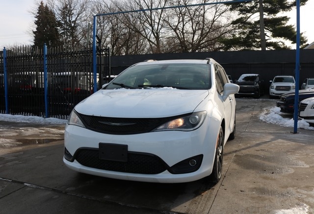 Chrysler Pacifica Touring L FWD 2019