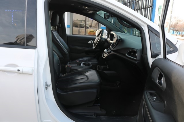 Chrysler Pacifica Touring L FWD 2019