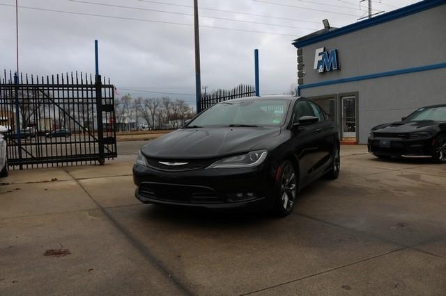 Chrysler 200 4dr Sdn S AWD 2015