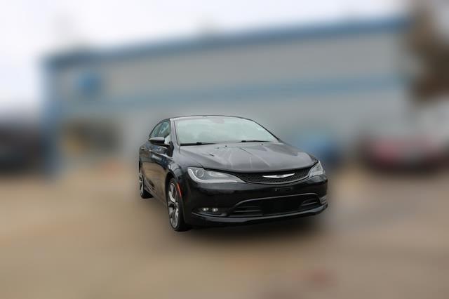 Chrysler 200 4dr Sdn S AWD 2015
