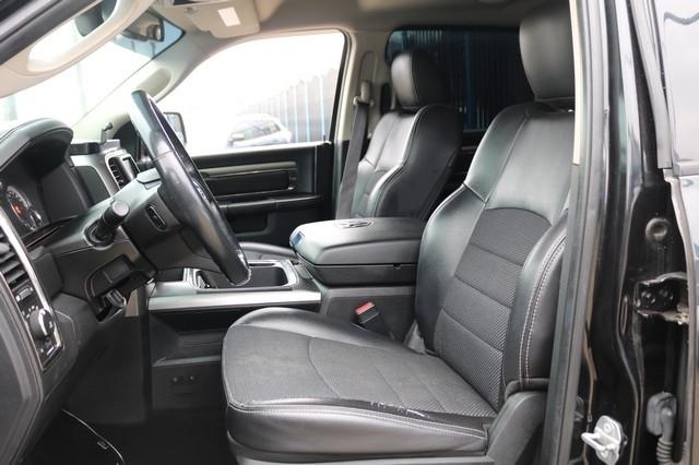 RAM 1500 4WD Crew Cab 140.5" Sport 2017