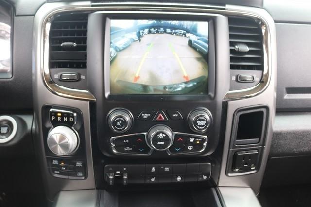 RAM 1500 4WD Crew Cab 140.5" Sport 2017