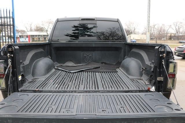 RAM 1500 4WD Crew Cab 140.5" Sport 2017