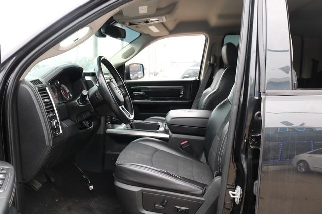 RAM 1500 4WD Crew Cab 140.5" Sport 2017