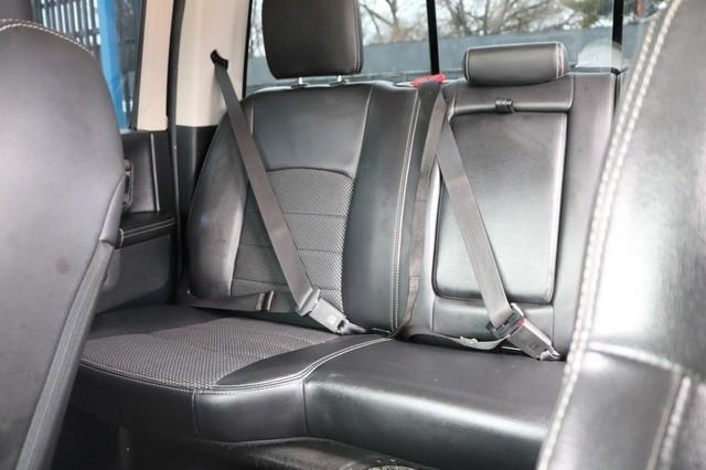 RAM 1500 4WD Crew Cab 140.5" Sport 2017