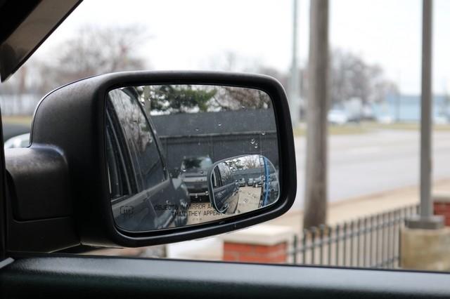 RAM 1500 4WD Crew Cab 140.5" Sport 2017