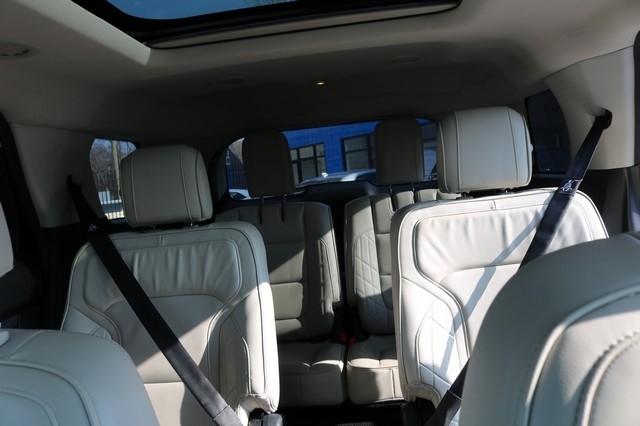 Ford Explorer 4WD 4dr Platinum 2016