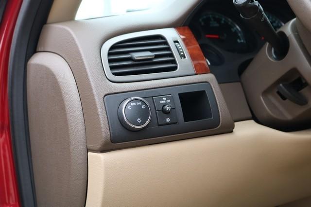 Chevrolet Tahoe 2WD 4dr 1500 LT 2013