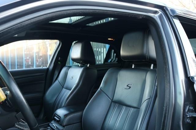 Chrysler 300 4dr Sdn 300S RWD 2015