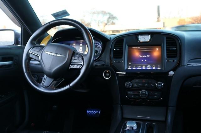 Chrysler 300 4dr Sdn 300S RWD 2015