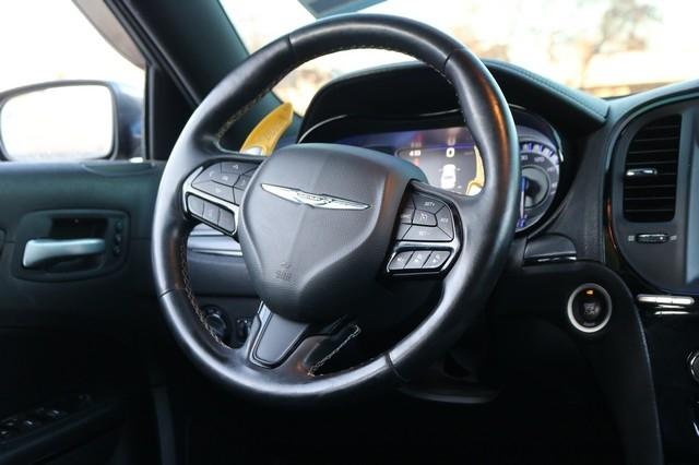 Chrysler 300 4dr Sdn 300S RWD 2015