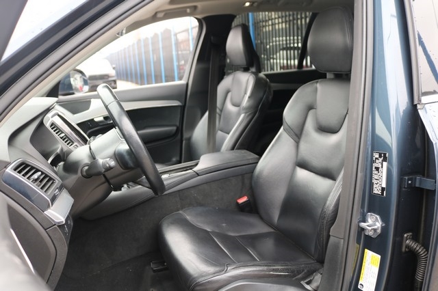 Volvo XC90 T6 AWD 7-Passenger Momentum 2018