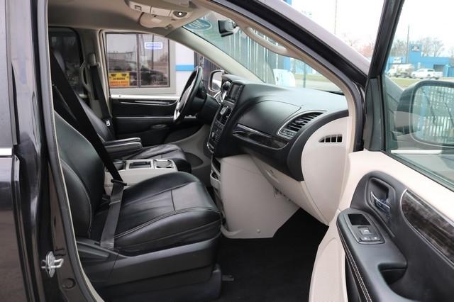 Chrysler Town & Country 4dr Wgn Touring 2015