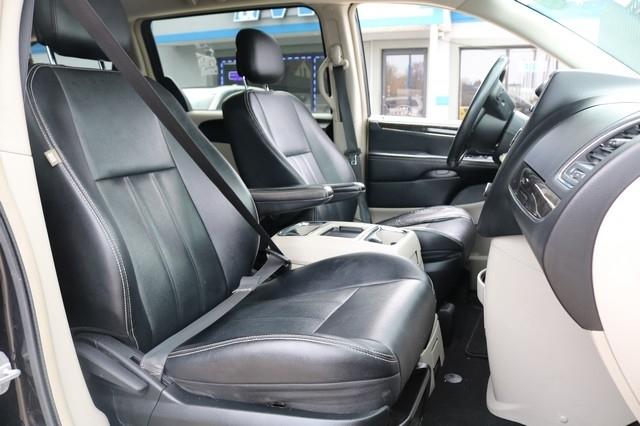 Chrysler Town & Country 4dr Wgn Touring 2015
