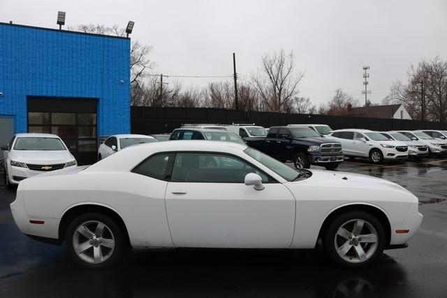 Dodge Challenger 2dr Cpe 2011