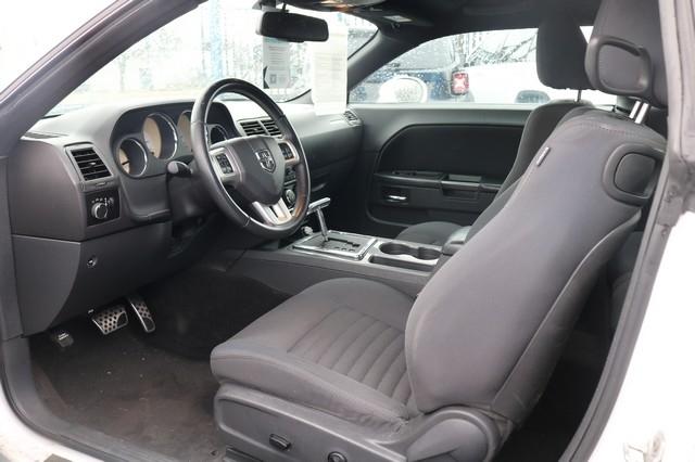 Dodge Challenger 2dr Cpe 2011