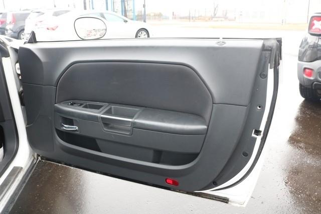 Dodge Challenger 2dr Cpe 2011