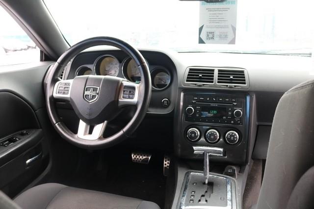 Dodge Challenger 2dr Cpe 2011
