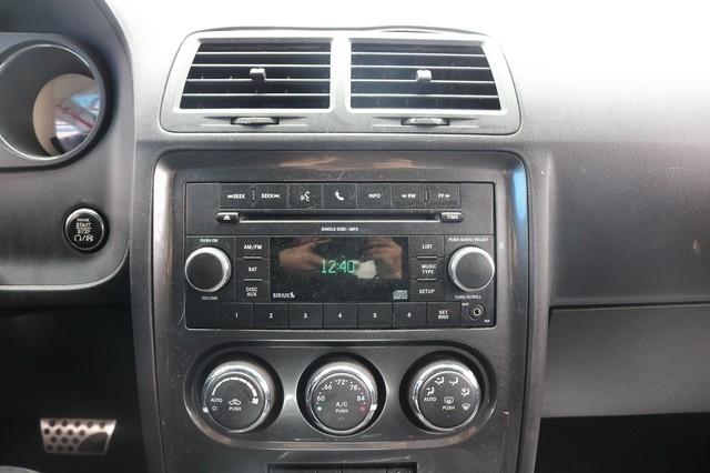 Dodge Challenger 2dr Cpe 2011