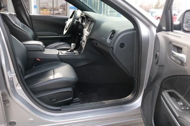 Dodge Charger 4dr Sdn R/T RWD 2016