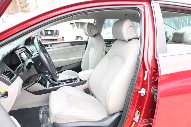 Hyundai Sonata 4dr Sdn 2.4L Sport PZEV 2016