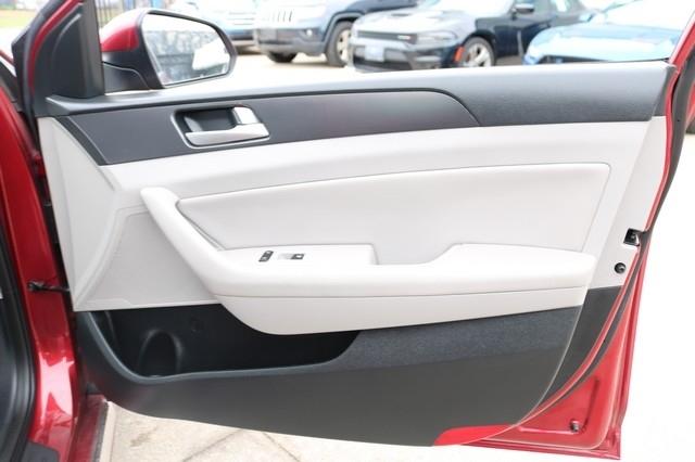 Hyundai Sonata 4dr Sdn 2.4L Sport PZEV 2016