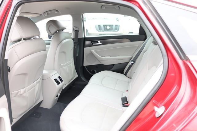 Hyundai Sonata 4dr Sdn 2.4L Sport PZEV 2016