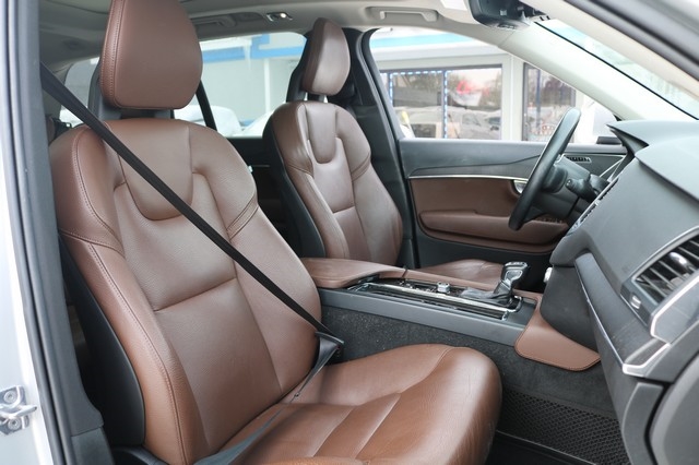 Volvo XC90 T6 AWD Momentum 7 Passenger 2020