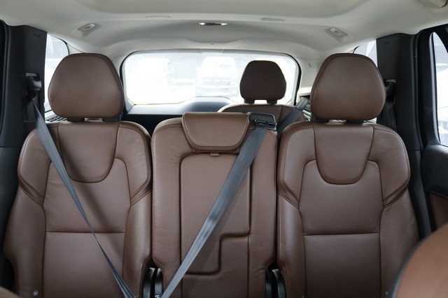 Volvo XC90 T6 AWD Momentum 7 Passenger 2020